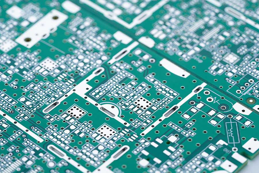 Kylmä tieto: miksi pcb-piirilevyillä on niin monta väriä!